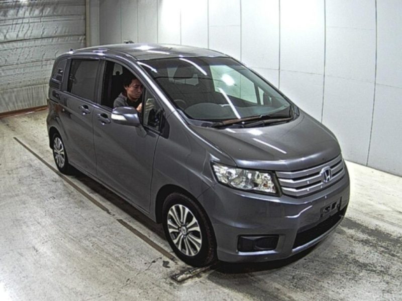 Honda Freed Spike2013 Honda Freed Spike